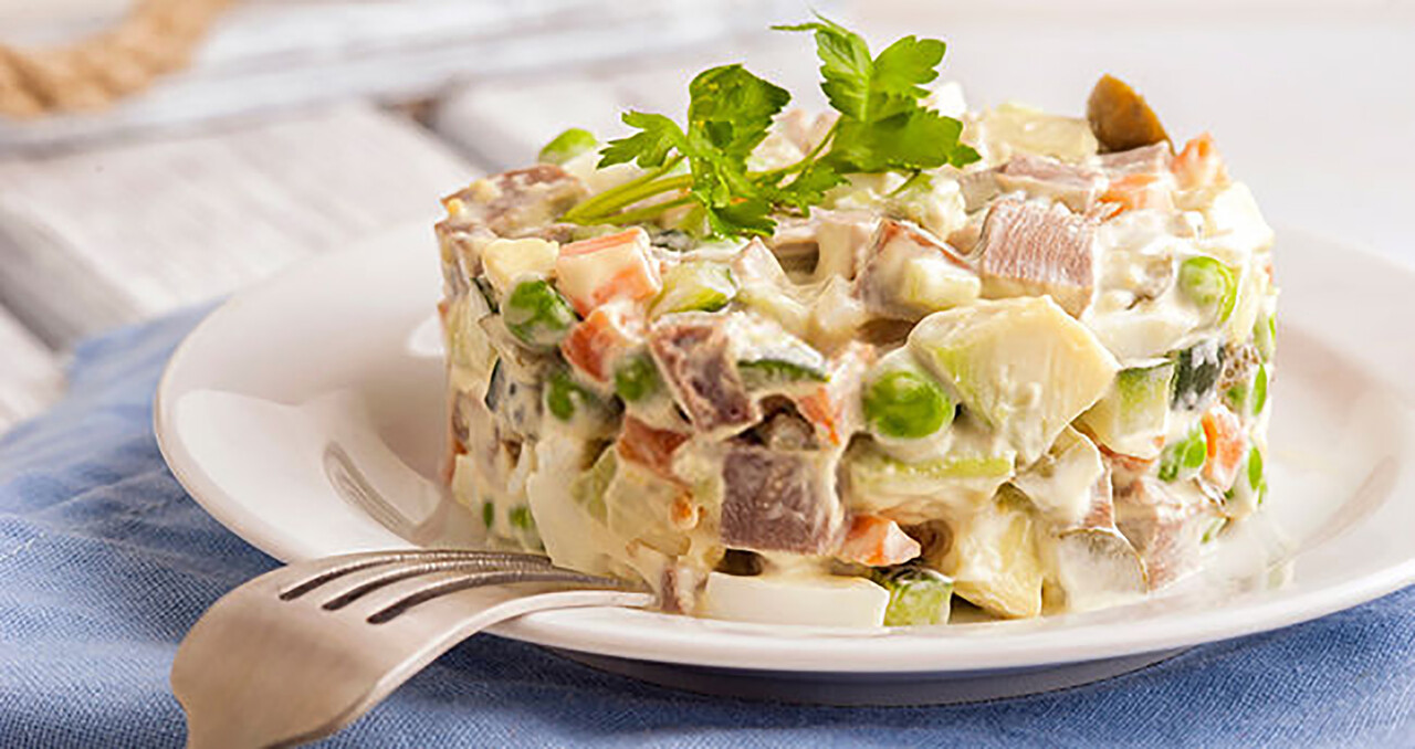 В Подмосковье назвали цену классического салата на Новый год