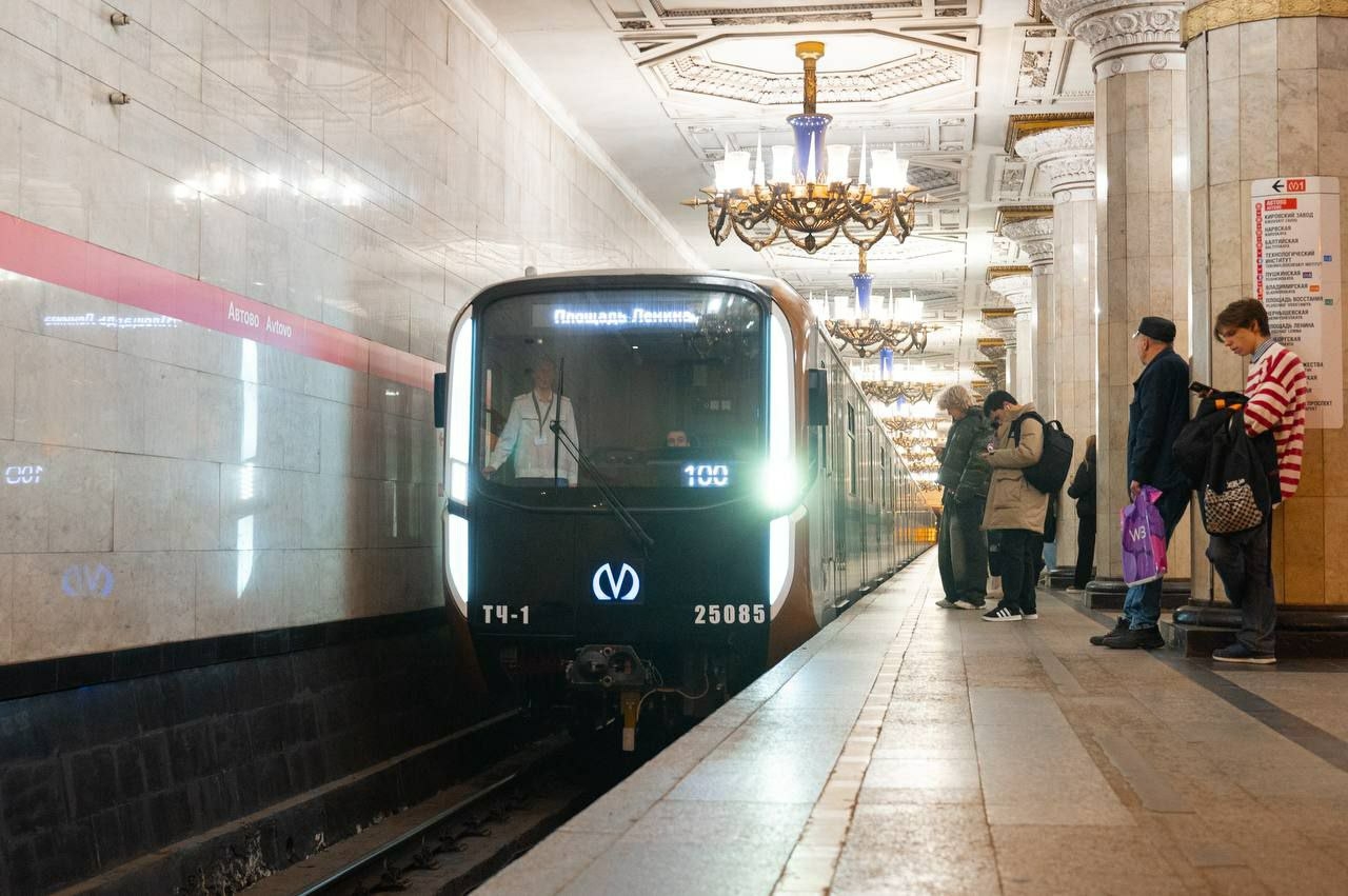 Пятый коричневый «Балтиец» вышел на линию в петербургском метро