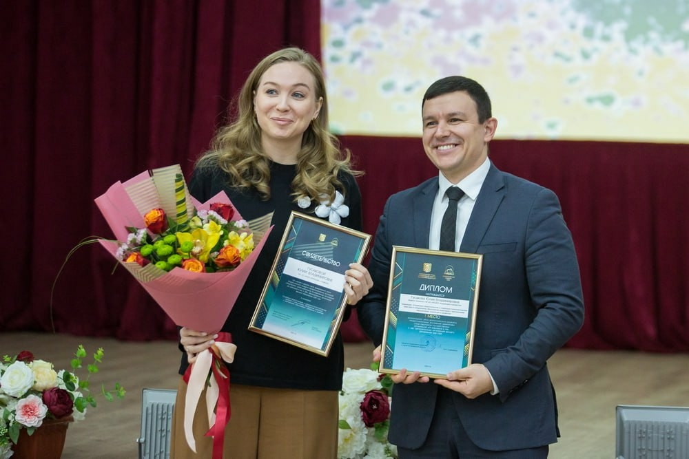 В Астрахани фестиваль «Краски радости» показал таланты людей с ОВЗ