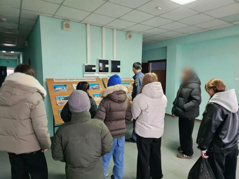 Ахтубинские школьники узнали о работе сотрудников полиции, медиков и пожарных