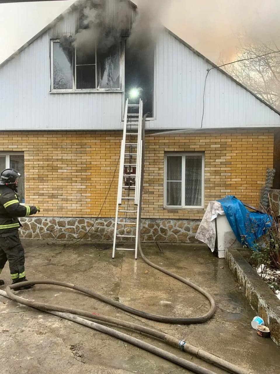 В Кисловодске случился пожар в СНТ «Зеленогорский»