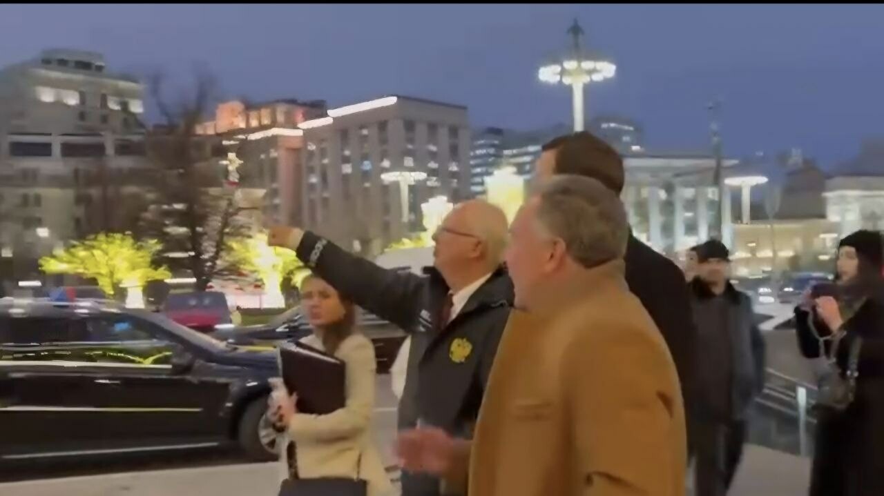 Дмитриев встретил Уиткоффа и Кушнера в Москве с цитатой Путина на куртке