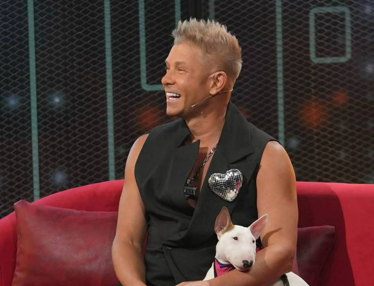 «Я был маленький, они все были»: Митя Фомин о «Песне года»