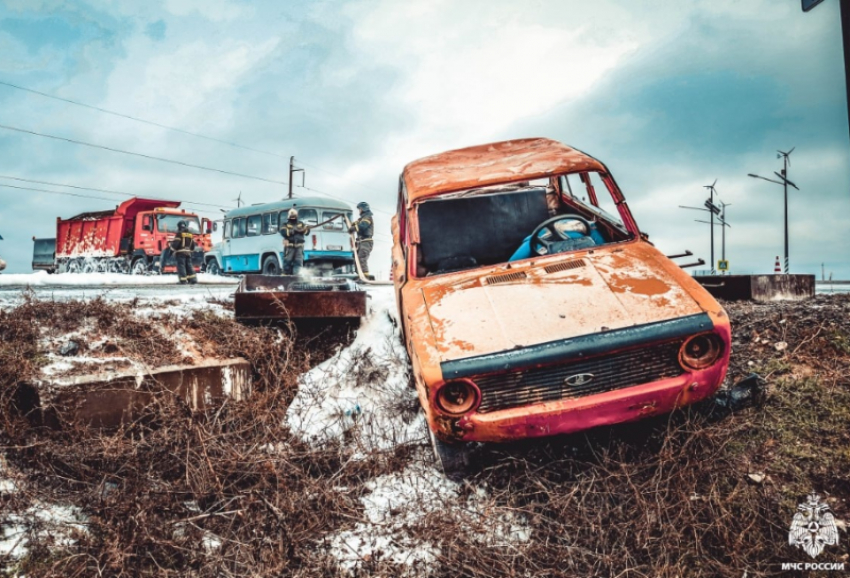 В Астраханской области ликвидировали ДТП с возгоранием цистерны азота