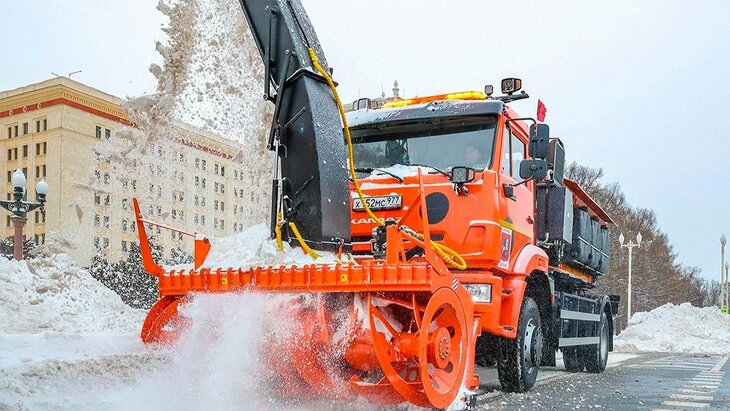 Столица закупила новую технику для уборки снега и мусора
