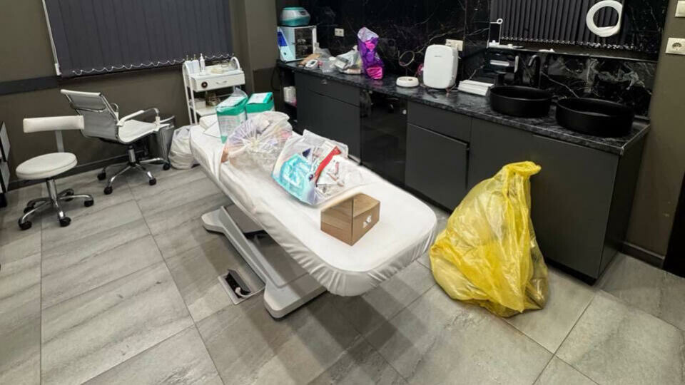 В московской клинике после смерти блогерши Юлии Бурцевой провели обыск