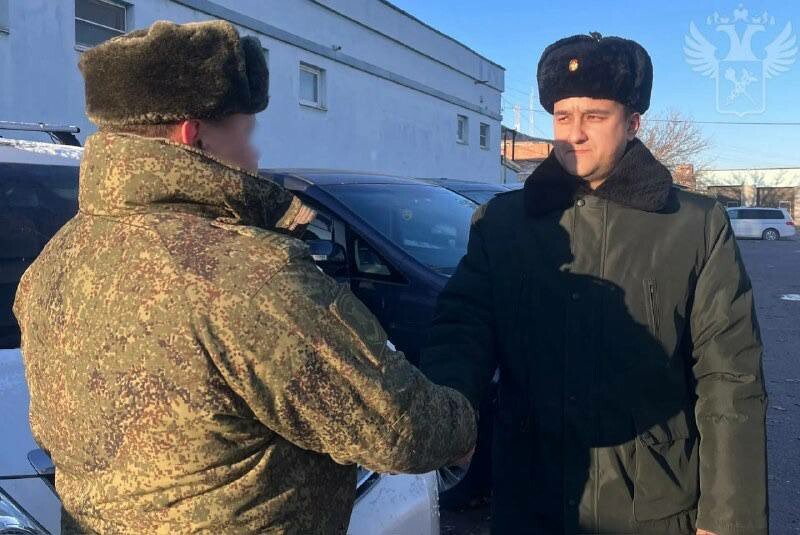 Конфискованные автомобили из Астрахани передали в зону СВО