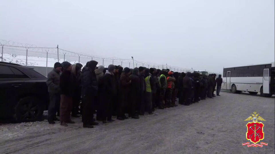 На крупном оптовом рынке под Петербургом задержали нелегальных мигрантов