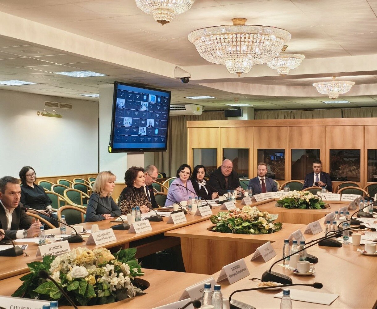 В Госдуме обсудили меры поддержки матерей из Новгородской области