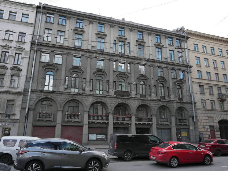 Пожар в здании-памятнике на Куйбышева в Петербурге ликвидировали за пять часов