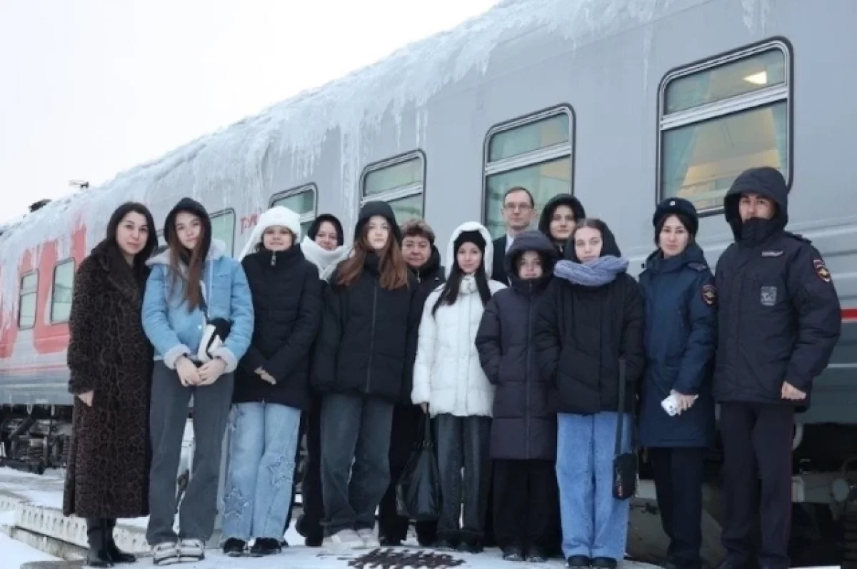 Астраханским подросткам рассказали о рисках на железной дороге