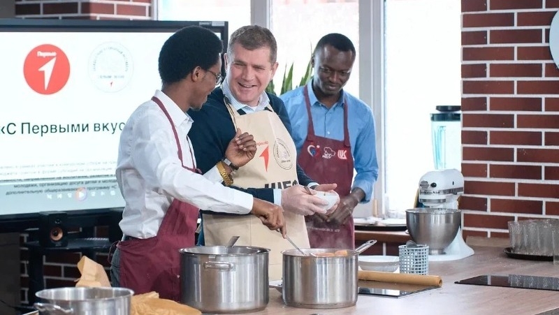 Иностранные студенты АГУ попробовали Астрахань на вкус