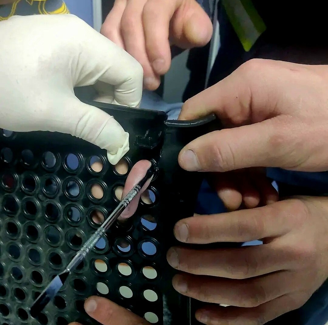 В Астрахани спасатели пришли на помощь мальчику, застрявшему пальцем в стуле