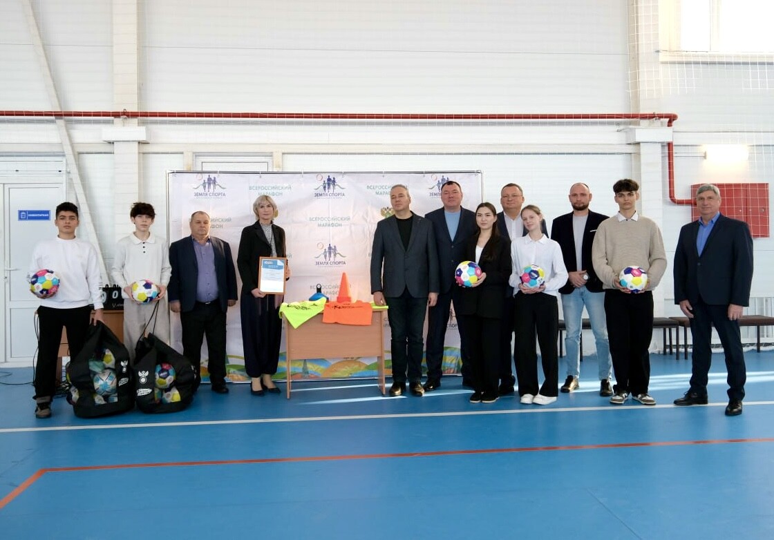 Игорь Мартынов оценил работу камызякского ФОКа