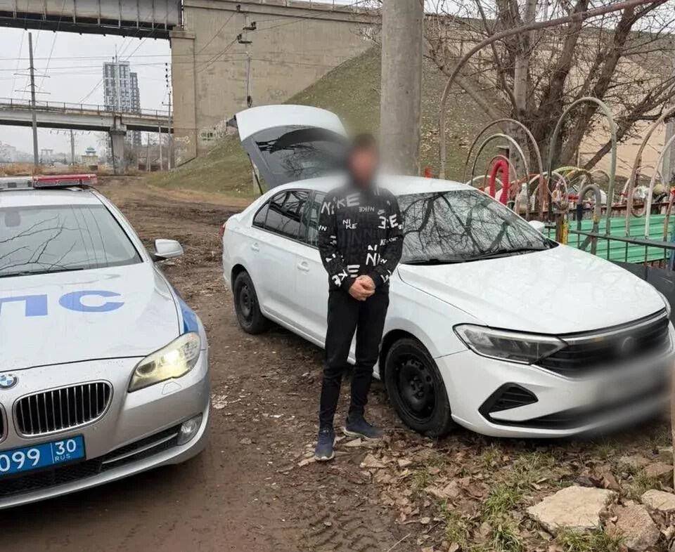 Табличка с матом вместо номеров обернулась для астраханца визитом в полицию