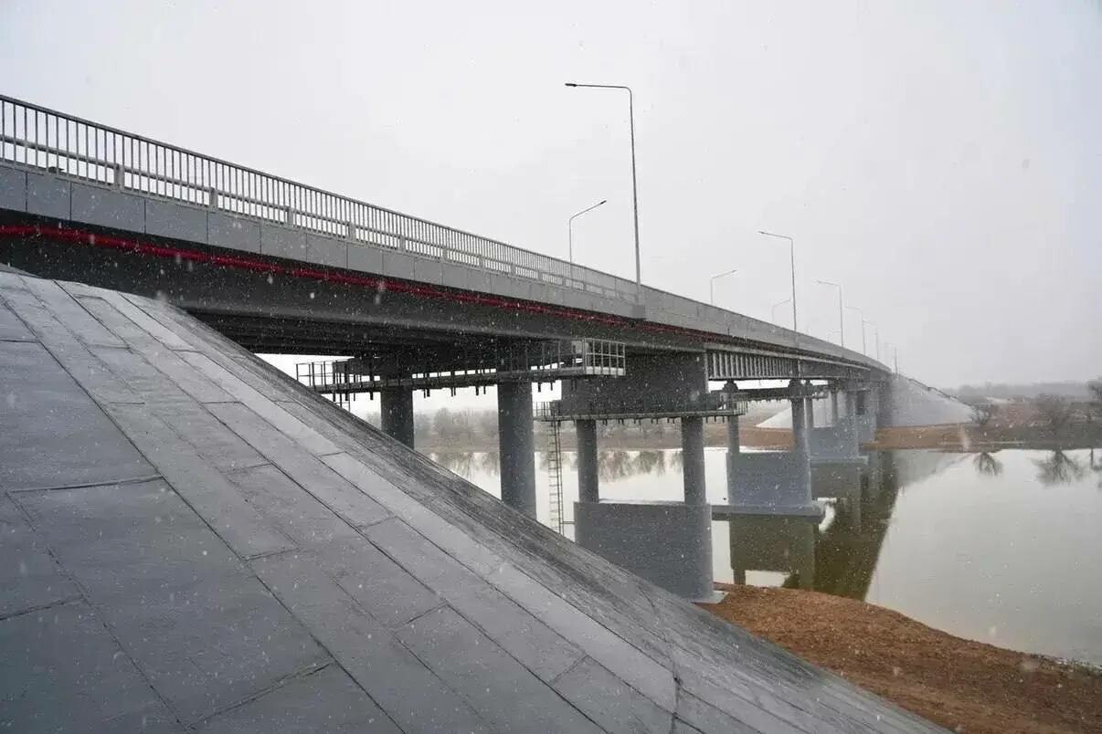 Игорь Бабушкин: в Астраханской области за 2025 год обновили почти 200 километров дорог