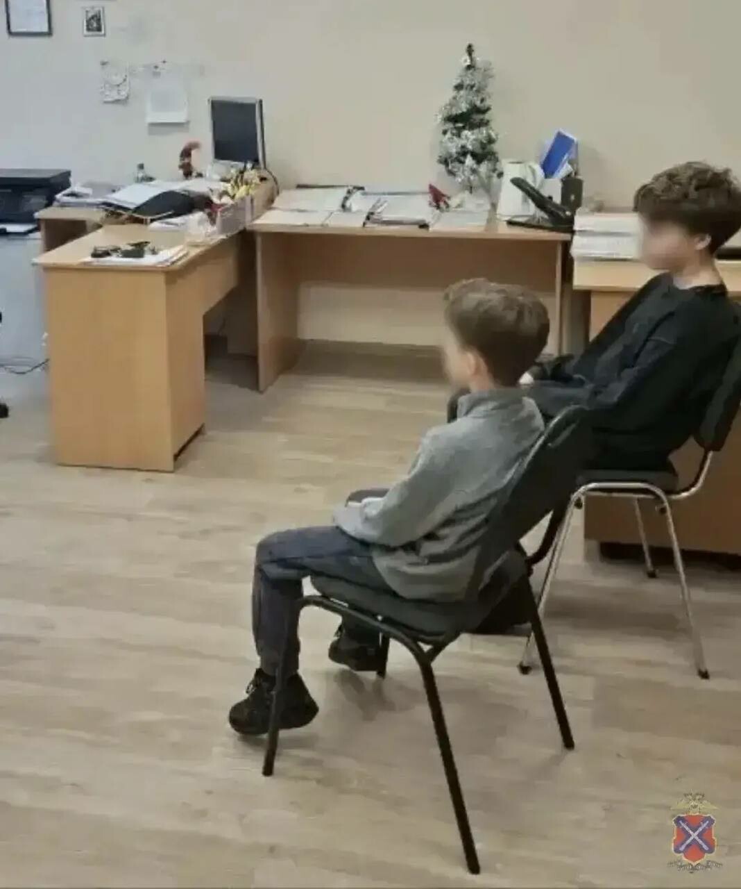 Школьники пугали посетителей магазина петардами в Волгограде