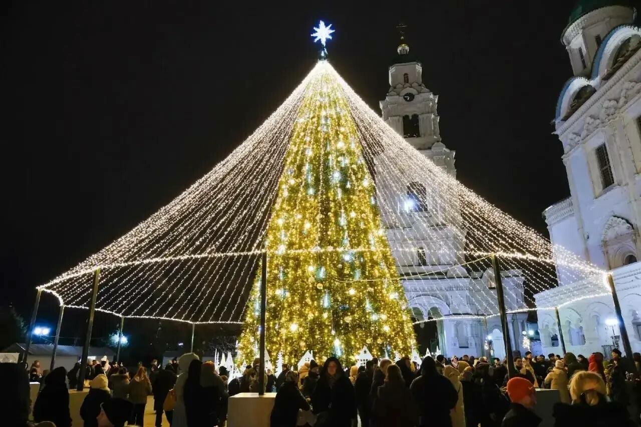 Ледовые катки в Астраханском Кремле посетили более чем 43 тысяч человек