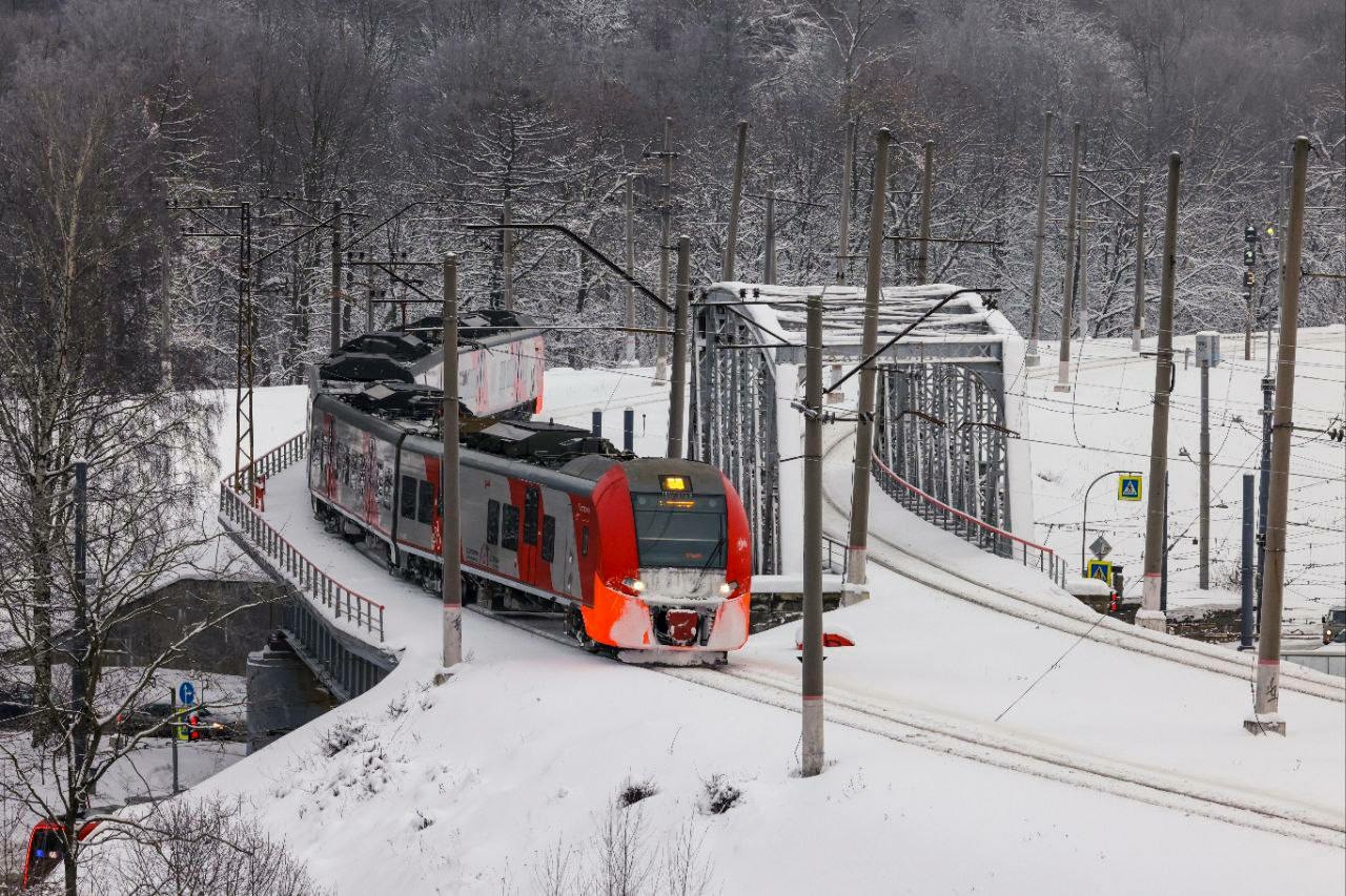 В Петербурге три автобусных маршрута синхронизируют с расписанием электричек