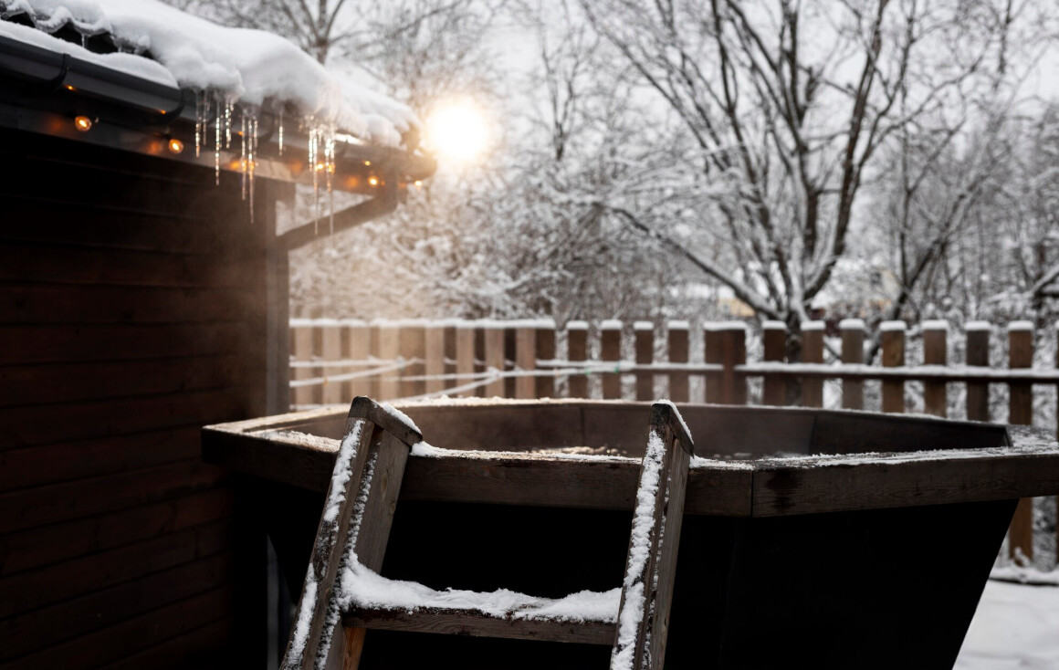 Россиянка в судорогах потеряла сознание после купания в уличном чане