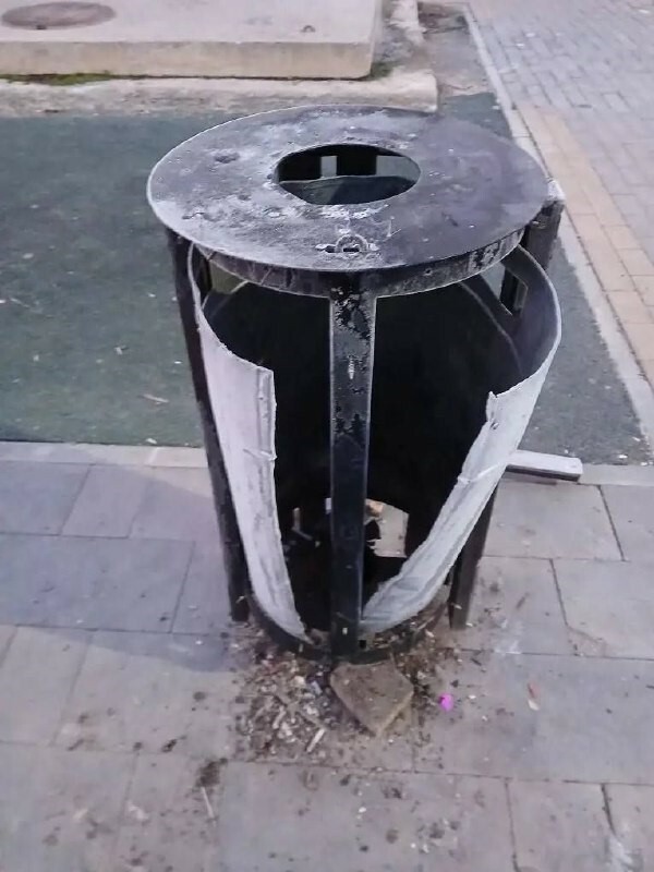 Новогодние хулиганы оставили коммунальщикам Астрахани горы работы