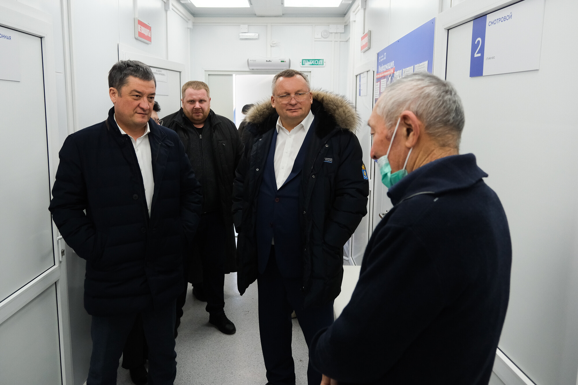 Игорь Мартынов посетил новый ФАП и школу в Камызякском районе