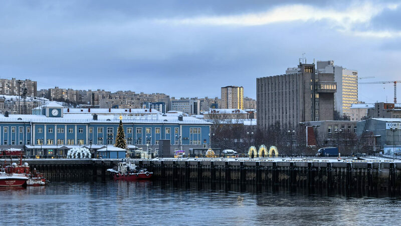 В Мурманске открыли обновленный причал для стоянки судов