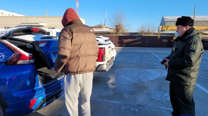 Астраханские таможенники оформили рекордный поток импортных авто