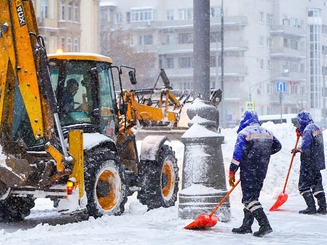 Москва борется с последствиями мощного снегопада