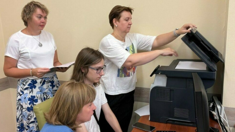 Петербург помогает подросткам получить первый заработок и опыт