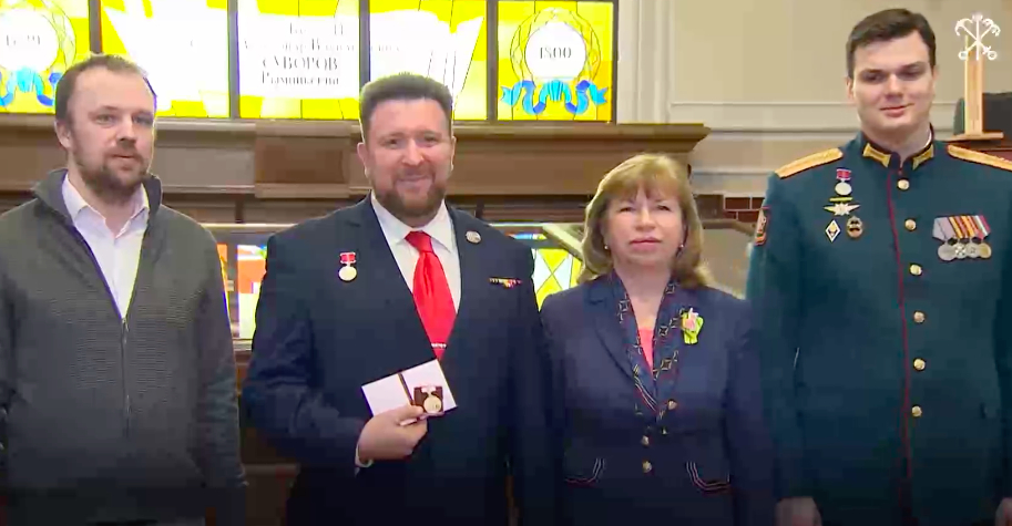 Участник программы Беглова «Время героев» стал почетным донором России