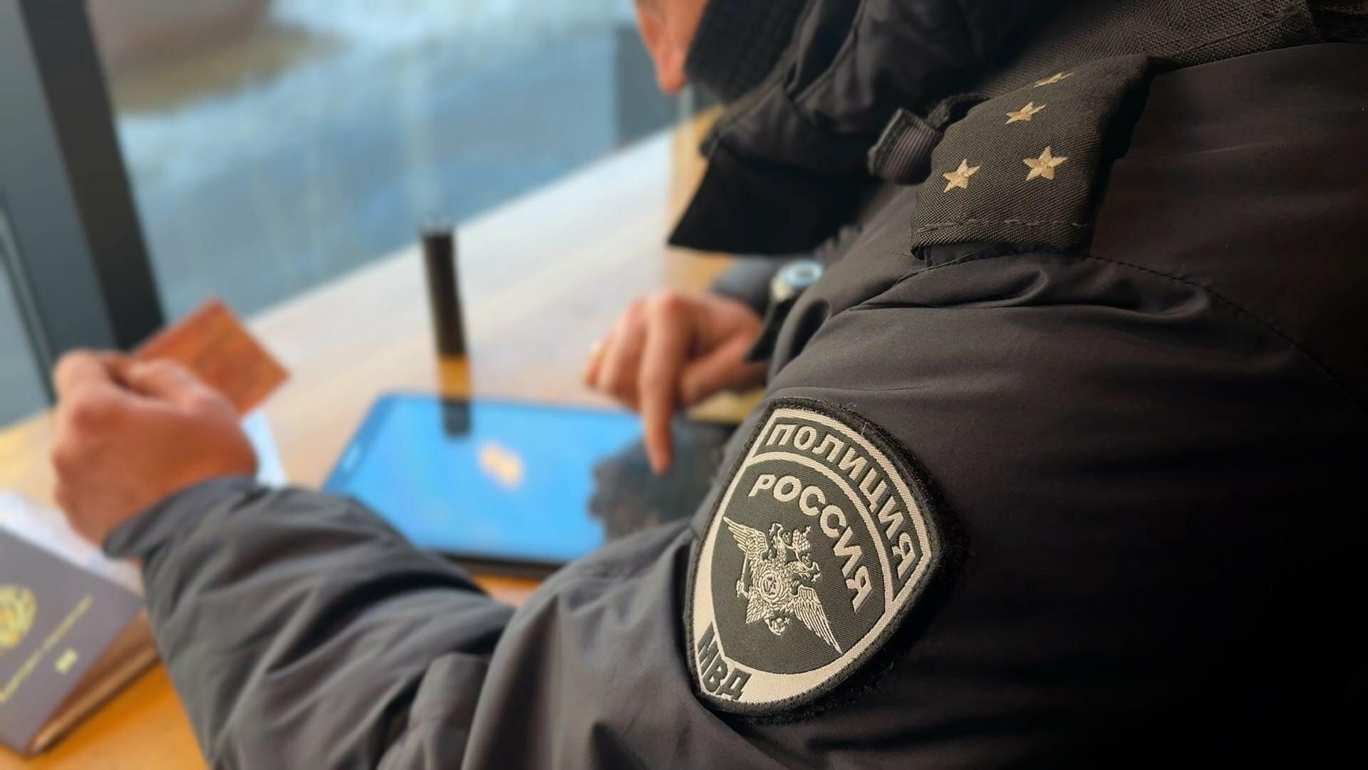 Полиция накрыла магазины в Выборгском районе в поисках нелегалов