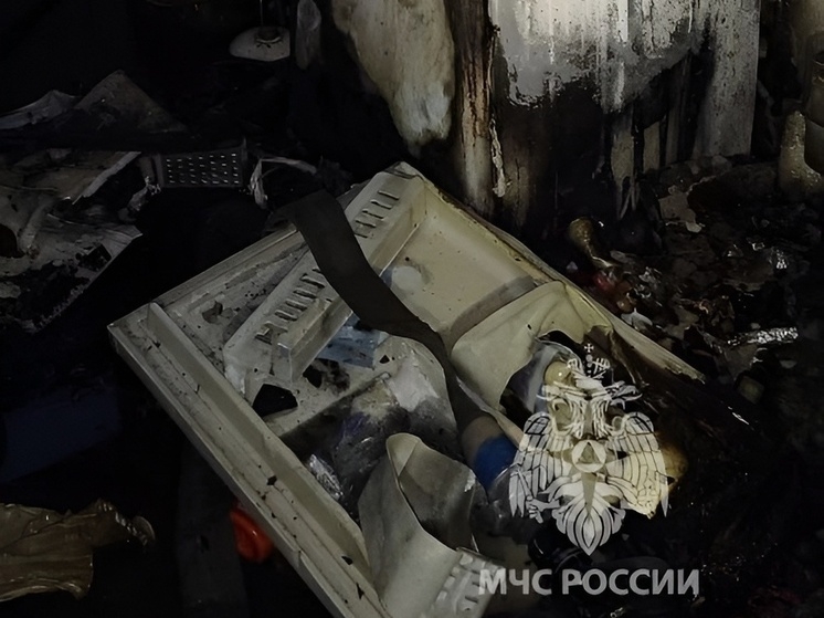 В Калининграде спасатели эвакуировали 11 человек из горящей многоэтажки