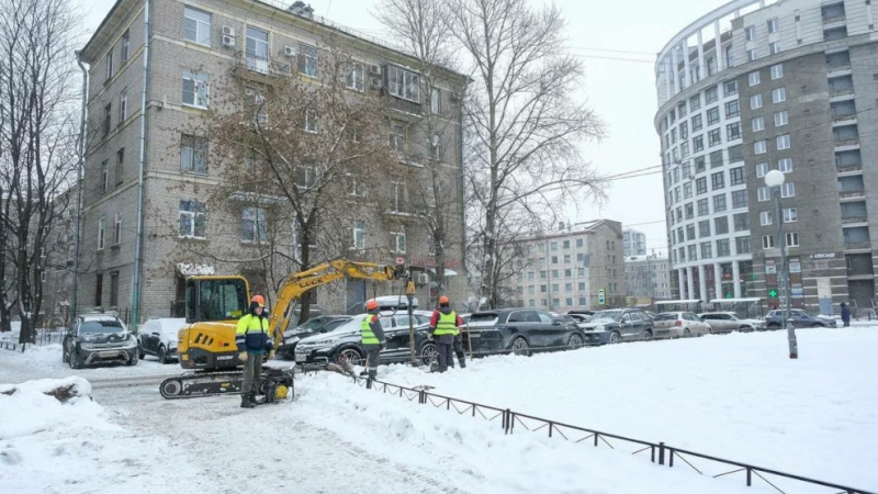Освещение в сквере у Черной речки полностью обновят спустя 40 лет