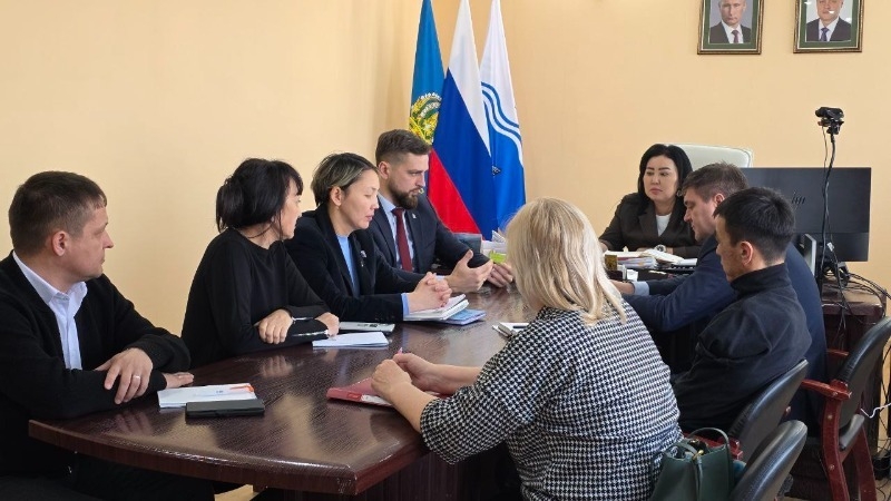 В Володарском районе помогли семьям участников СВО с ремонтом и газом