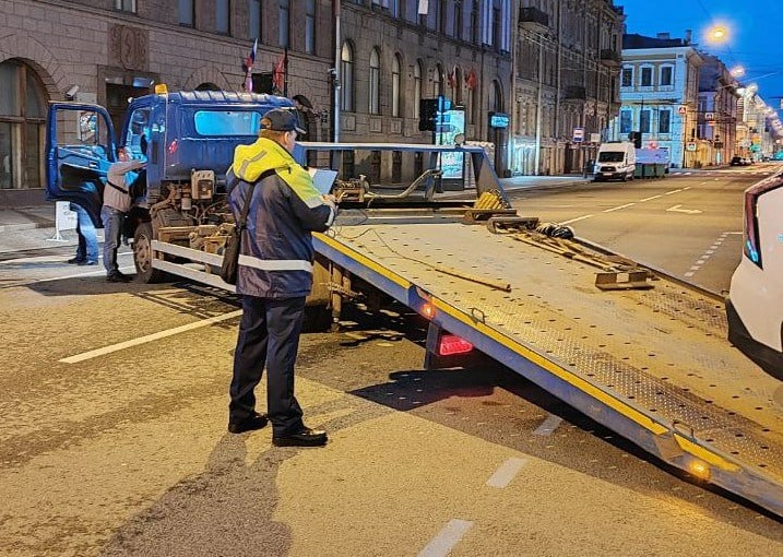 Петербурженка получила срок за распыление перцового баллончика в инспектора