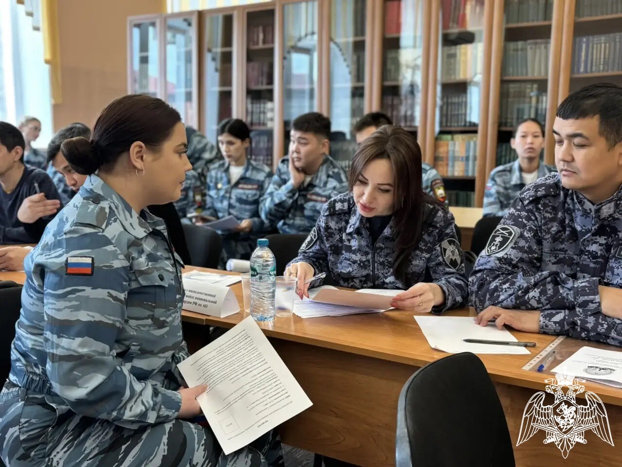 Росгвардейцы пригласили астраханских студентов на службу в войска правопорядка