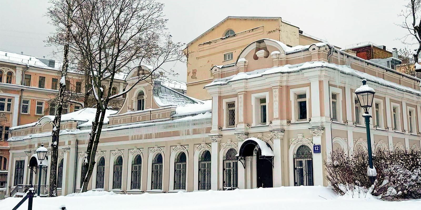 В Басманном районе выставили на торги помещение в усадьбе XIX века