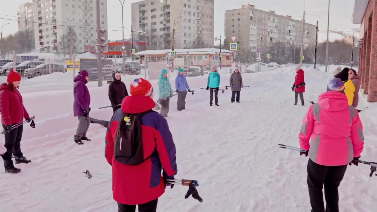 Жителей Мурманской области приглашают на бесплатные лыжные тренировки