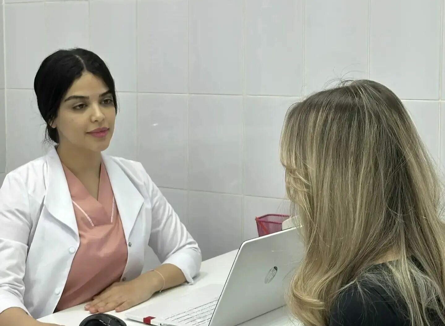 Свыше 600 студентов Астраханского ГМУ работают в медучреждениях региона