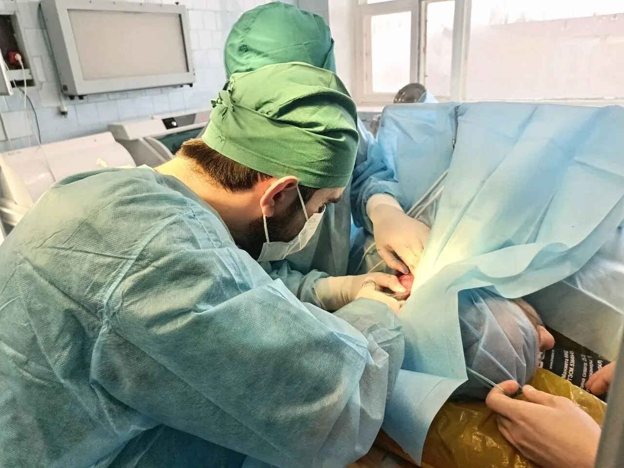 Ординаторы Астраханского ГМУ помогают военнослужащим СВО в госпиталях