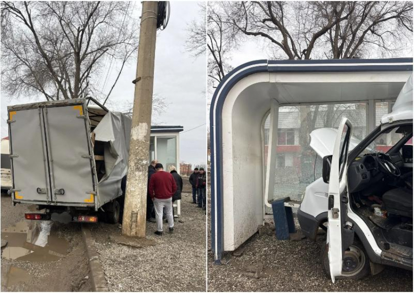 В Астрахани грузовик врезался в новую остановку и вылетел на тротуар