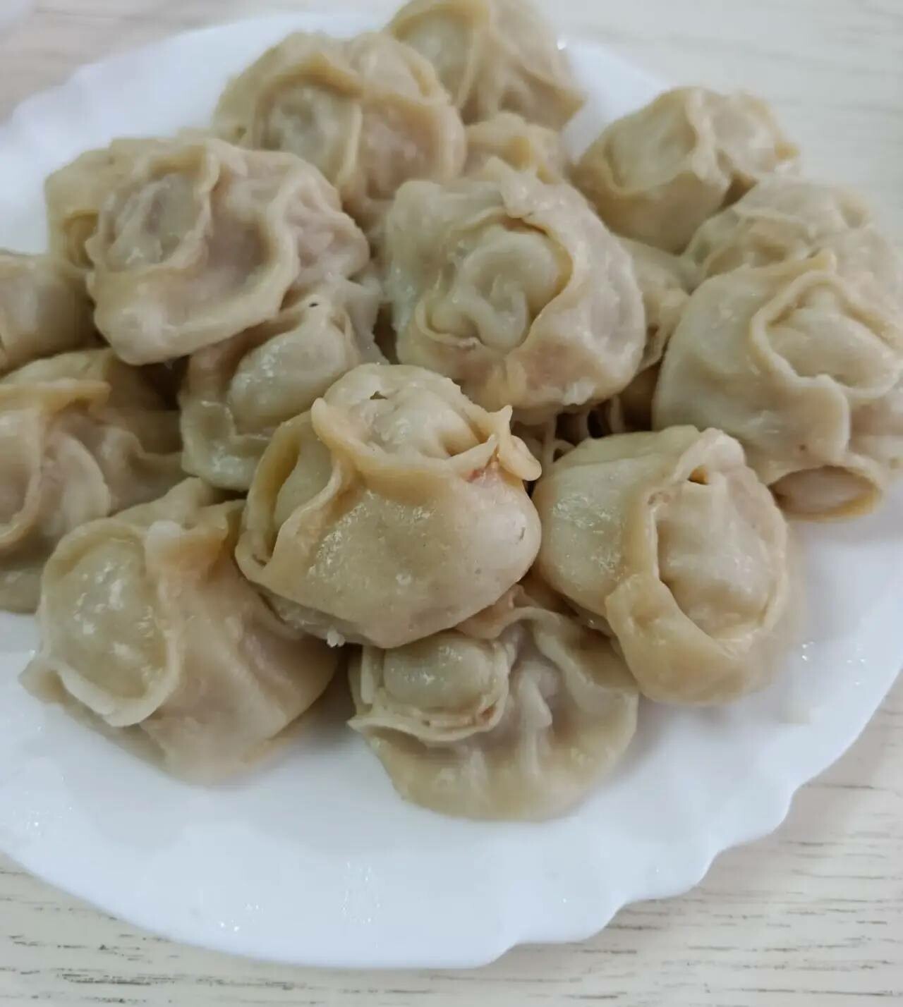 В Астрахани воспитанники реабилитационного центра научились готовить манты