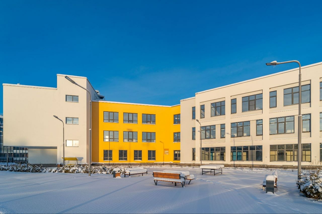 За 10 лет для детей в Петербурге и области появились места в 18-и школах