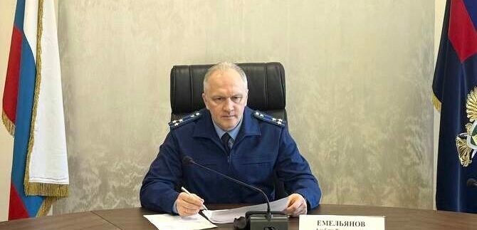 Зампрокурора Астраханской области провел прием жителей Лиманского района