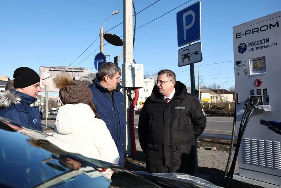 До конца года в Астраханской области построят 10 новых электрозарядных станций
