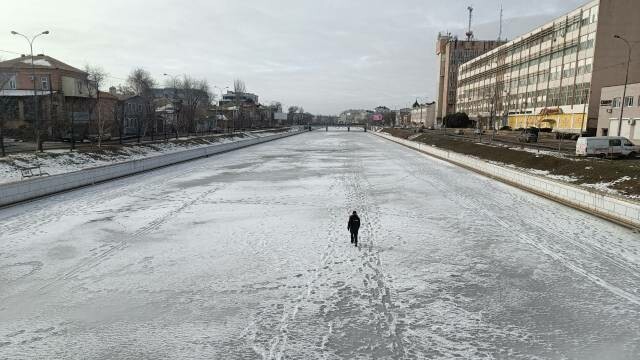 Спасатели предупредили астраханцев о безопасном поведении на льду