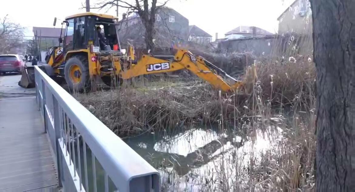 В Махачкале очистили русло реки Тарнаирка
