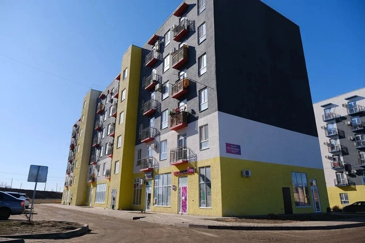 Шесть семей получили ключи от квартир в Приволжском районе Астраханской области