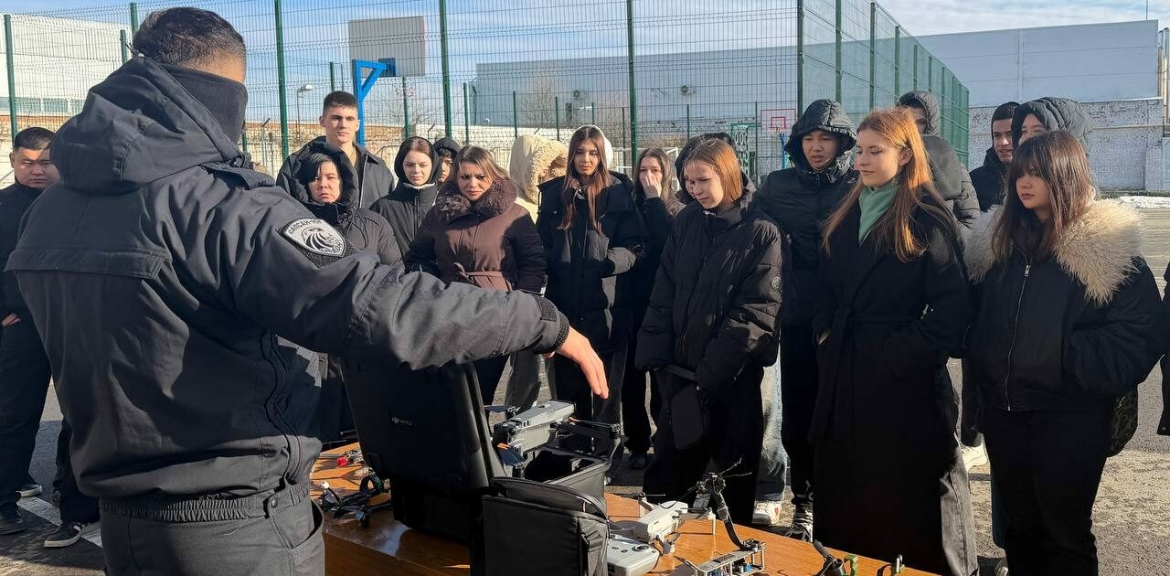 Росгвардейцы провели патриотические мероприятия в астраханских школах